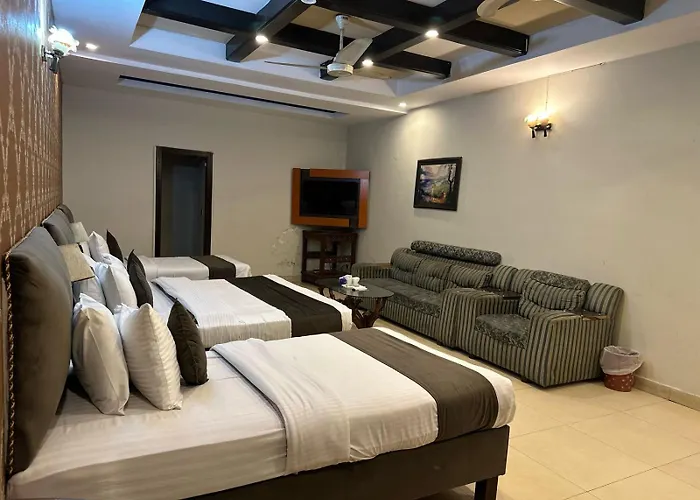 Royal Hotel And Beauty Salon